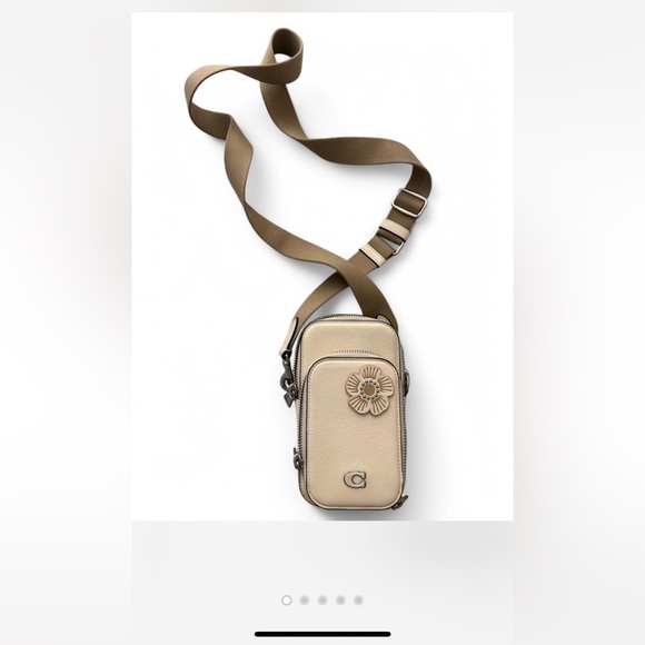 Coach Phone Crossbody
NO OFFERS UNDER $65!!! - Picture 4 of 4